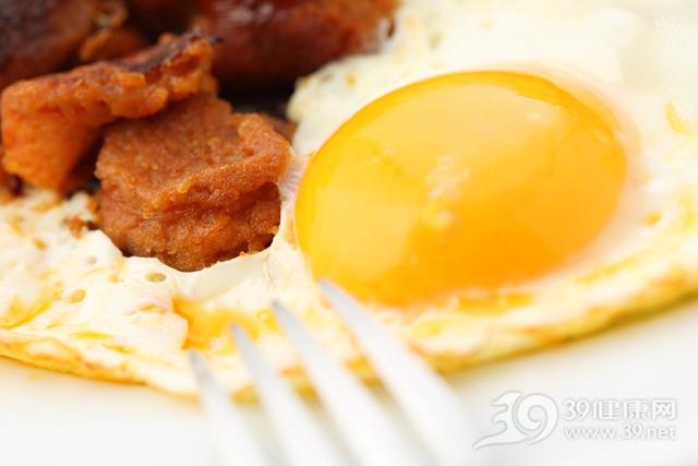 男人一周吃七個雞蛋，死亡率會上升23%