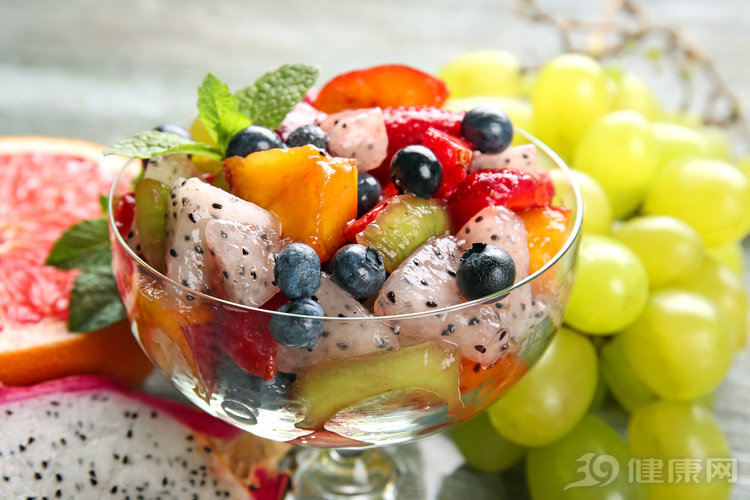 水果能不能空腹吃？得看水果特性，這4種水果就不能空腹吃