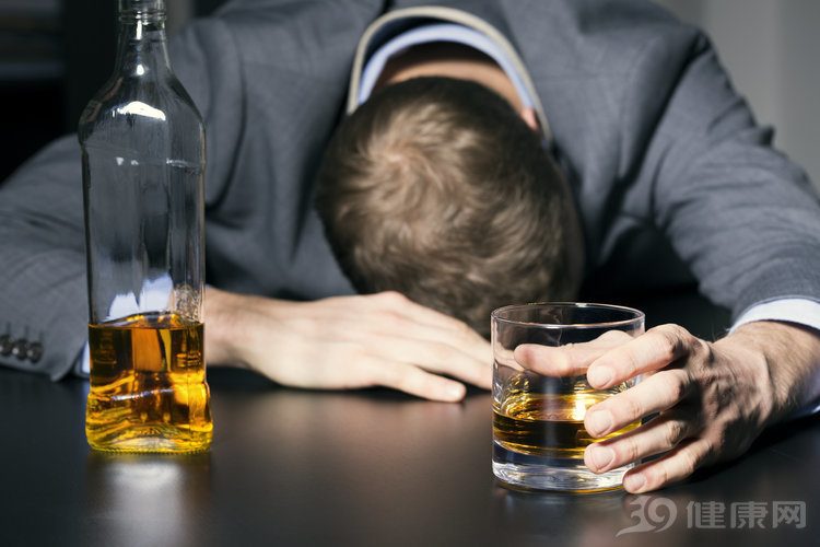 喝完酒，6件事是“大忌”，會讓酒精加倍傷身