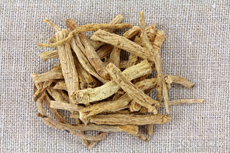 真正會養生的人都離不開黃芪！4大好處，誰用誰知道