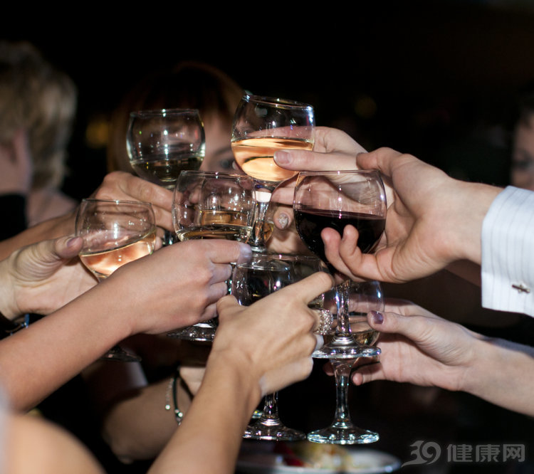 4種人每喝一次酒，都行走於生死之間！是時候戒了