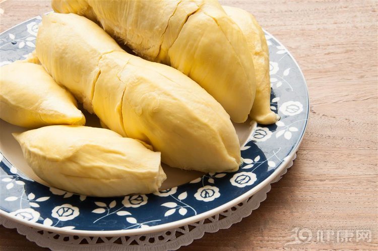 榴蓮是當之無愧的“水果之王”，但這些人一口別多吃！