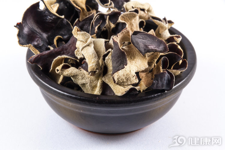 木耳被稱為“人體清道夫”！但一種吃法很傷身