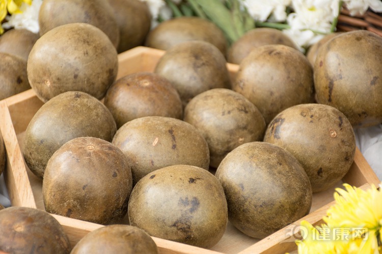 長期用羅漢果泡水，3個大忌一定要清楚！不要越喝越傷身