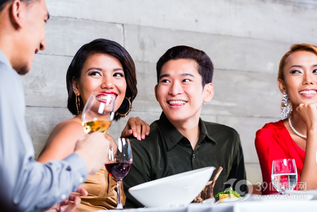 （描述）勸人喝酒害人又害己！勸酒出現這4種情況要坐牢