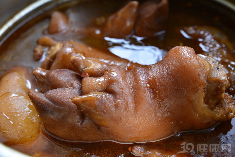 吃豬蹄、豬皮補膠原蛋白？錯，三類食物便宜又有用！