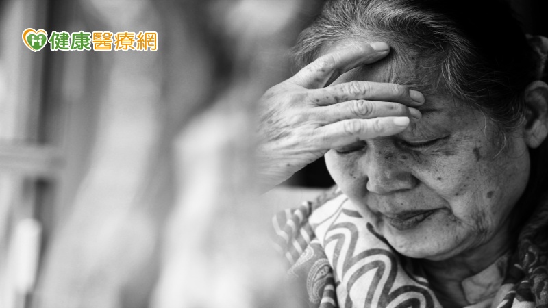 渾身難受找不到病因　小心誘發老年憂鬱症