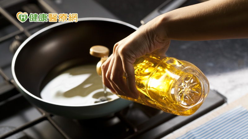 吃好油比不吃油重要　營養師教你挑選撇步