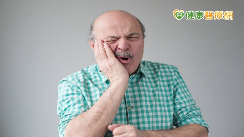 「帶狀皰疹」集中出現在50歲！　出現這些症狀莫輕忽_板橋植牙推薦