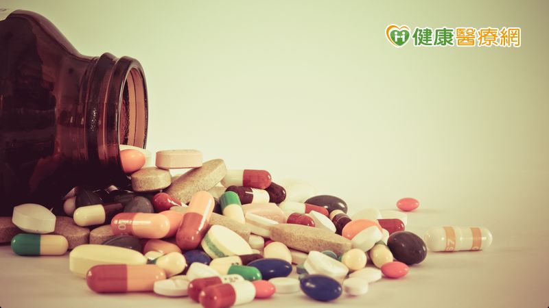 如何判別藥物不良反應？　食藥署教民眾這三招_牙冠增長術